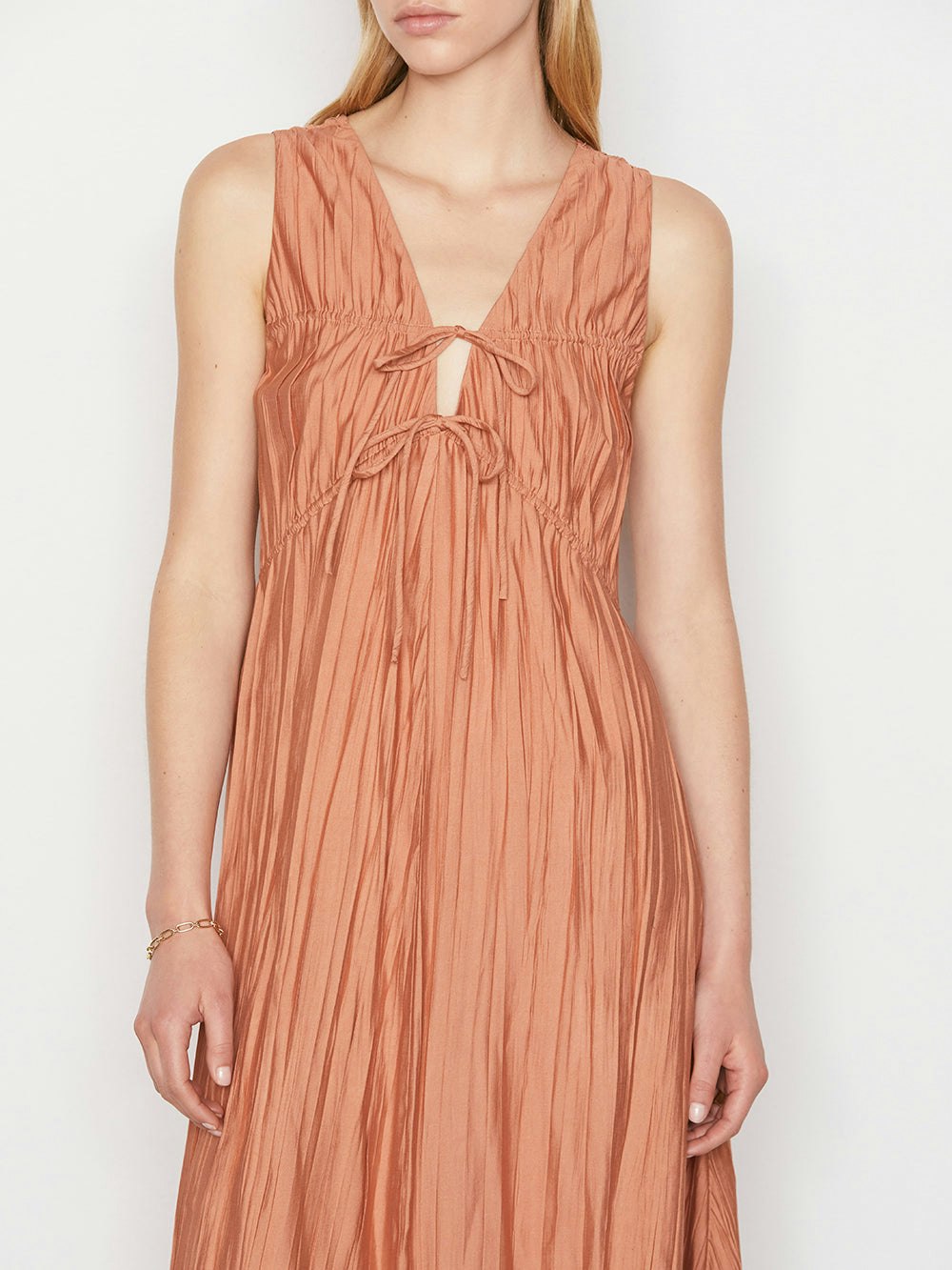dress detail view alt:size alt:hover